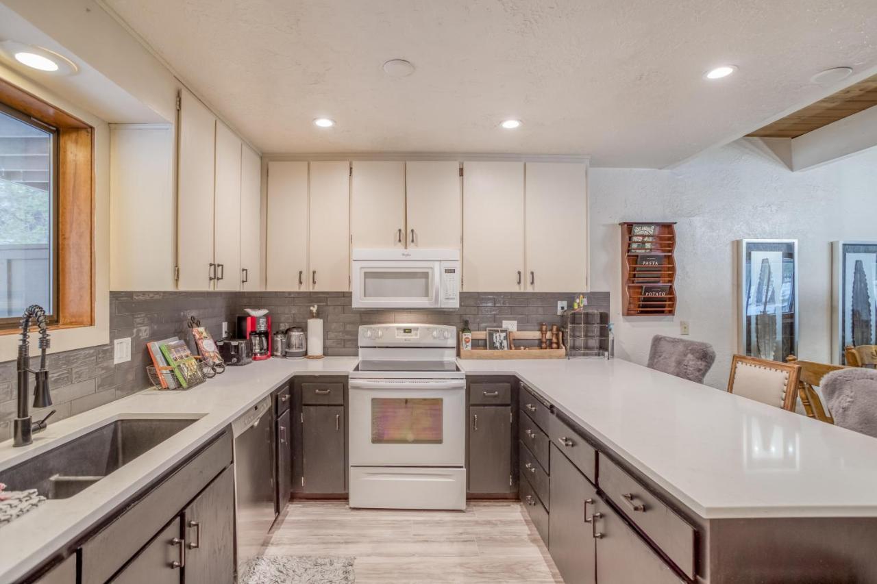 Cedar Cove Lodge Sunriver Bagian luar foto